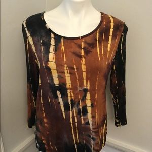 NWOT UNIQUE SLINKY MODERN DESIGN TOP